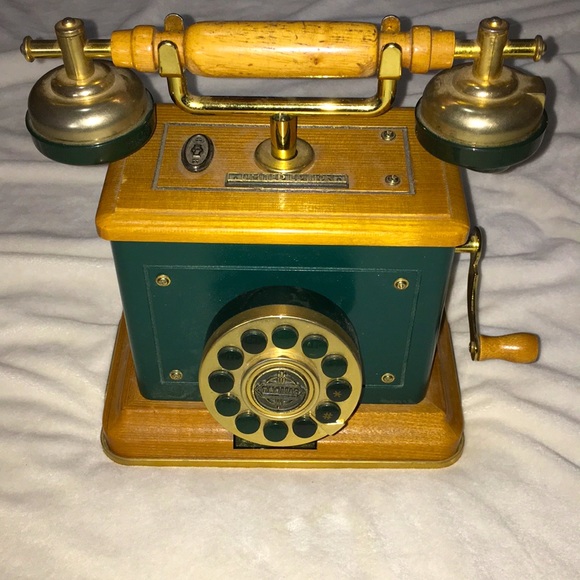Vintage 1920’s style telephone Thomas Ltd edition